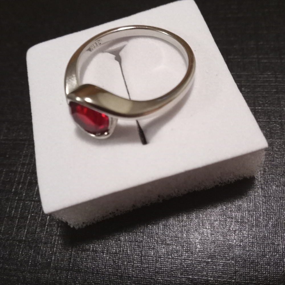New red ring - Picture 6 of 7